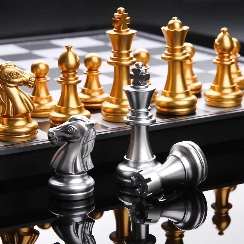 Medieval Portable Chess Set - The BIG Boy Shop